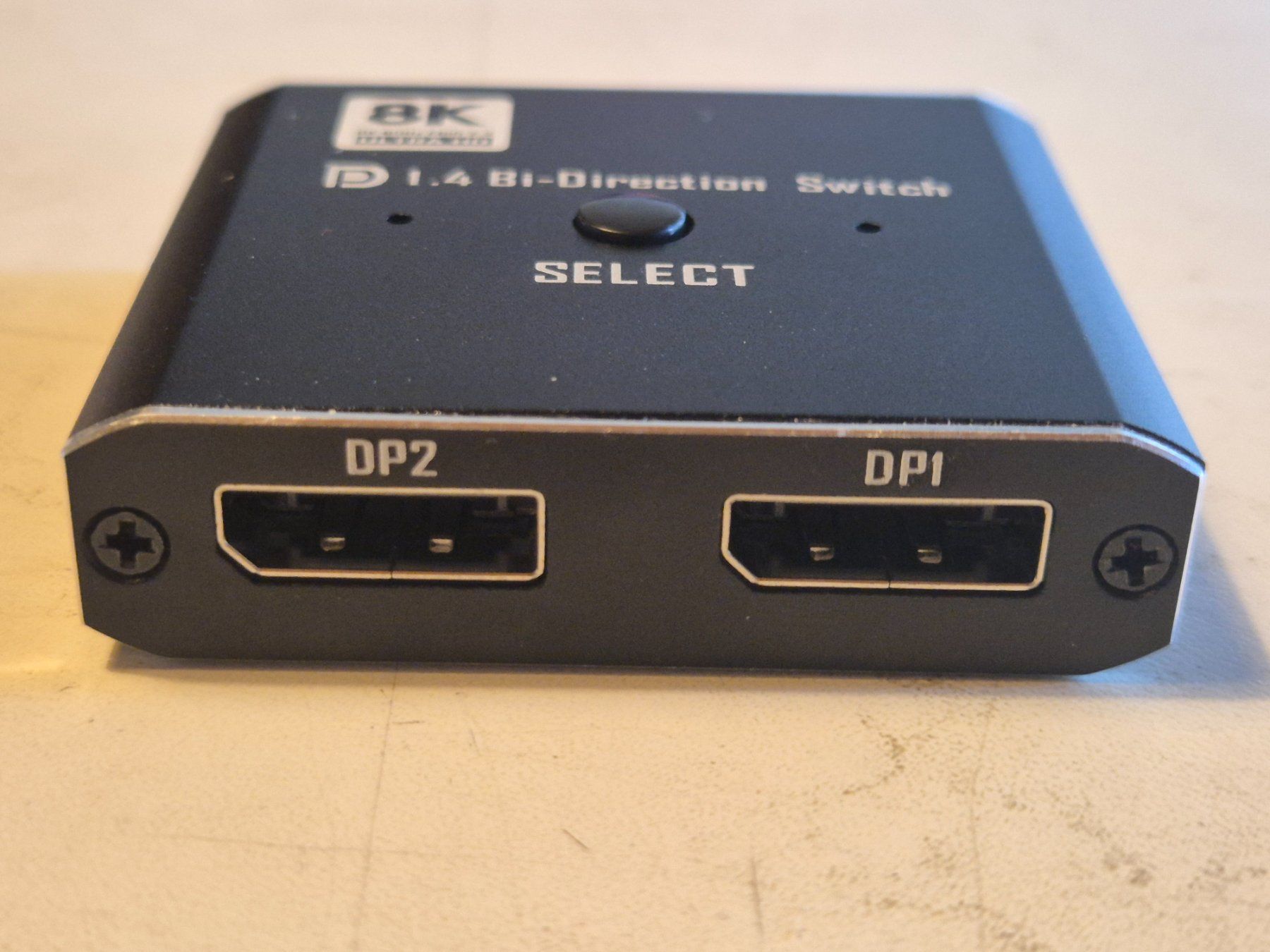 Laufwerke & Adapter: 8K DisplayPort Switch Umschaltbox mit Fernbedienung – Neu und originalverpackt aus Pratteln von Motodrom 1