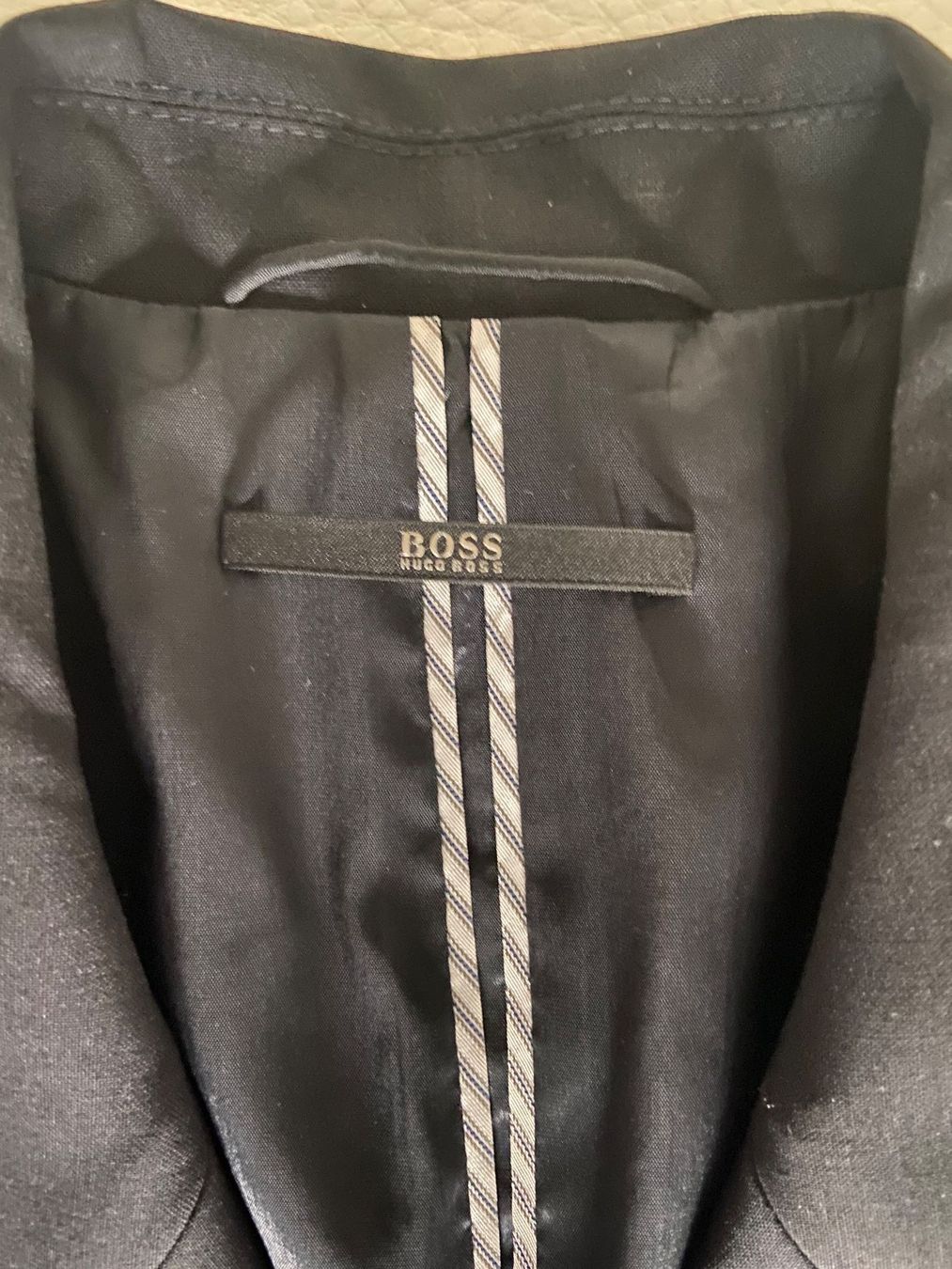 Hugo Boss Completi & Tailleur: Kostüm von Boss aus Schurwolle – Nuovo (secondo la descrizione) da Unterengstringen venduto da bar_rh5f 4