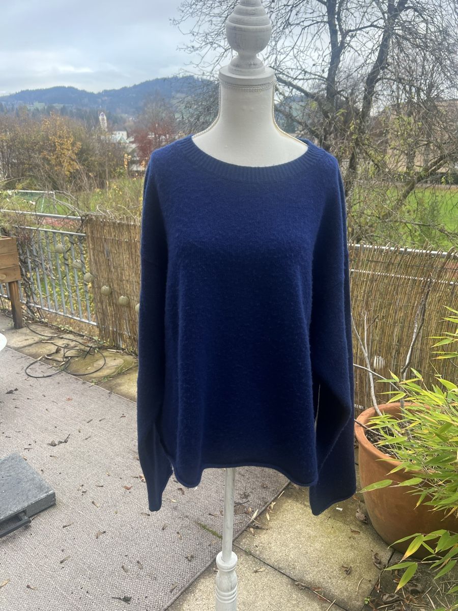 Maglioni & Felpe: Cooler Sofie D’Hoore Cashmere-Pullover, royalblau oversize – Usato da Hinwil venduto da Szaeni