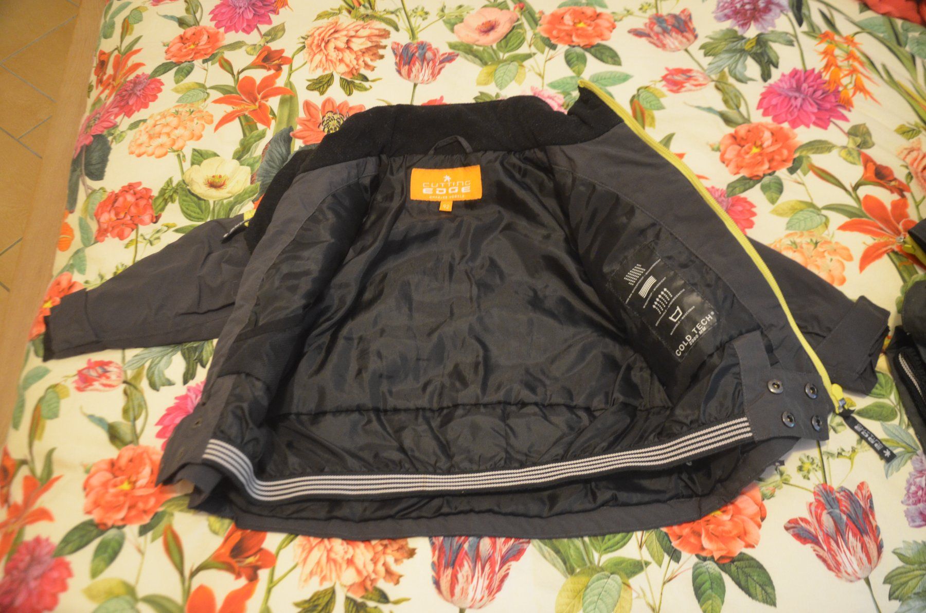 Lots de vêtements: TAILLE 92 - SKY - VESTE + HOSE – D'occasion à Chiasso par Dolly015 2