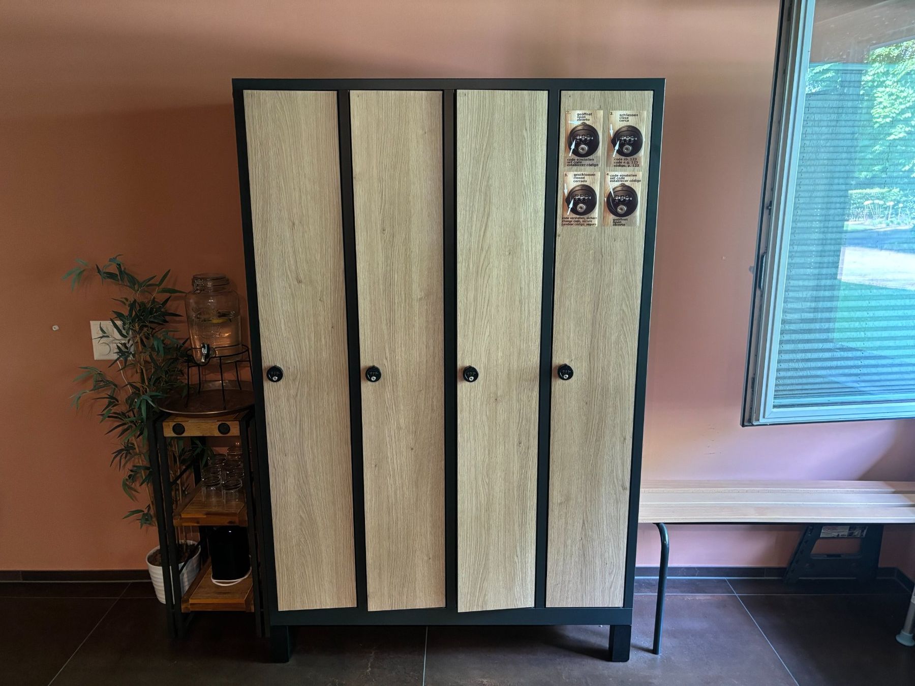 Schränke: Garderobenschrank Spindmax – Neu (gemäss Beschreibung) aus Zürich von Juan13