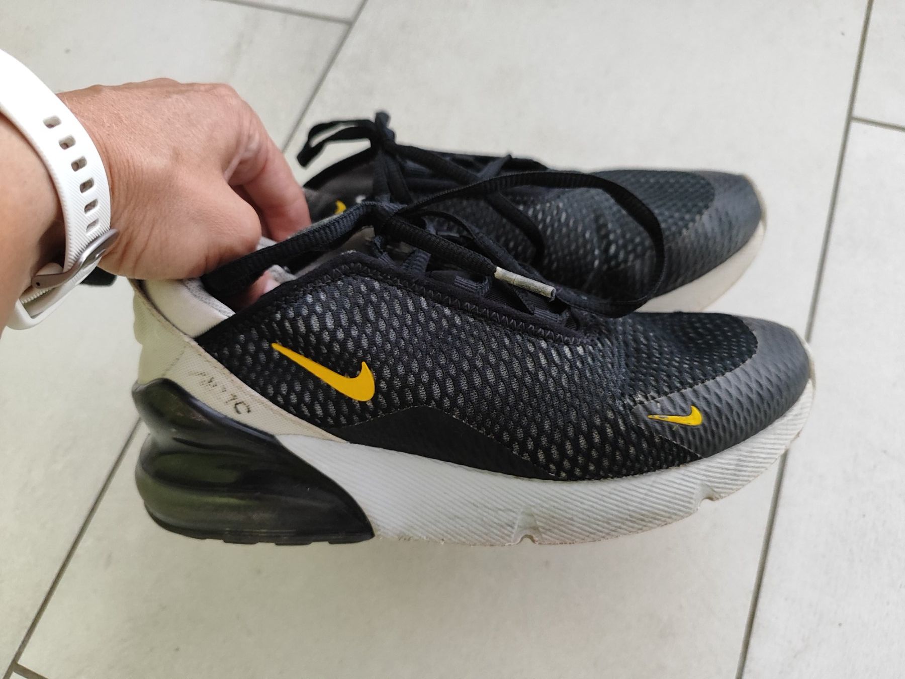 Nike Chaussures hommes: Turnschuhe Nike air 270 Gr. 35 – D'occasion à Seon par Mandes1