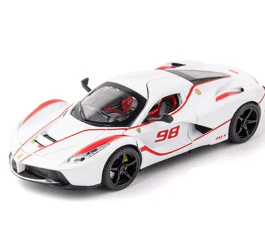 Ferrari Modellini d'auto: Ferrari Laferrari Modellauto 1/24 (weiss) – Nuovo e nell'imballaggio originale da Ettingen venduto da SwissHellcat