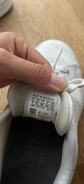 Scarpe da donna: Adidas Sneaker in 38 2/3 – Usato da Stetten SH venduto da sel_sc6g 1