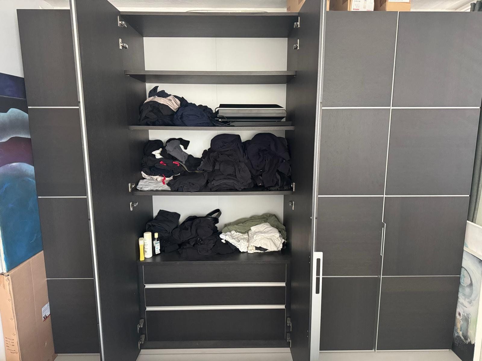 Armadi: Ligne Roset, grosser Kleiderschrank – Usato da Zürich venduto da tpo_vvg9 1