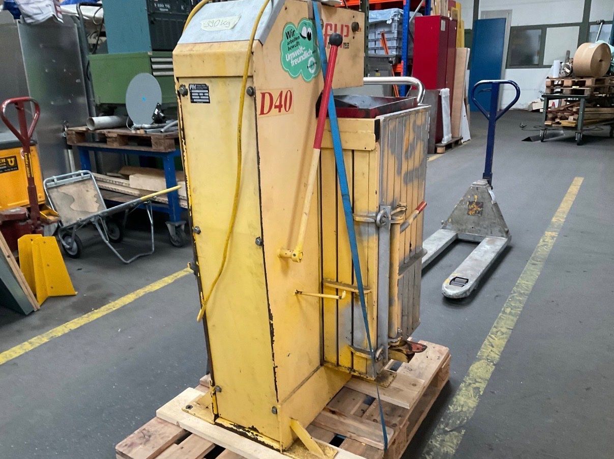 Tutte le macchine: Hydraulic Presse – Usato da Liestal venduto da Tobiiass 1
