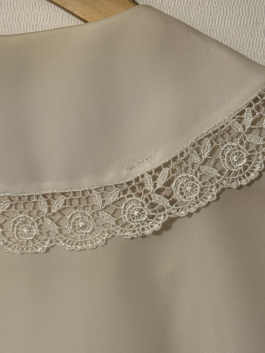 Blusen: Feine Creme Bluse mit Spitzenkragen – Gebraucht aus Bern von lou_bxy5 2
