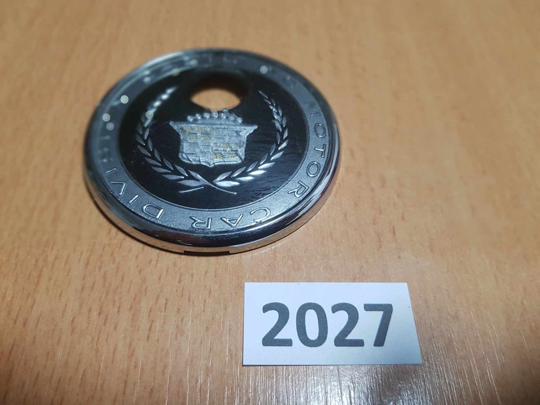 Cadillac Tutti pezzi di ricambio auto: Emblem, Deckel Kofferraumschloss – Usato da Niedergösgen venduto da usc_l8gm