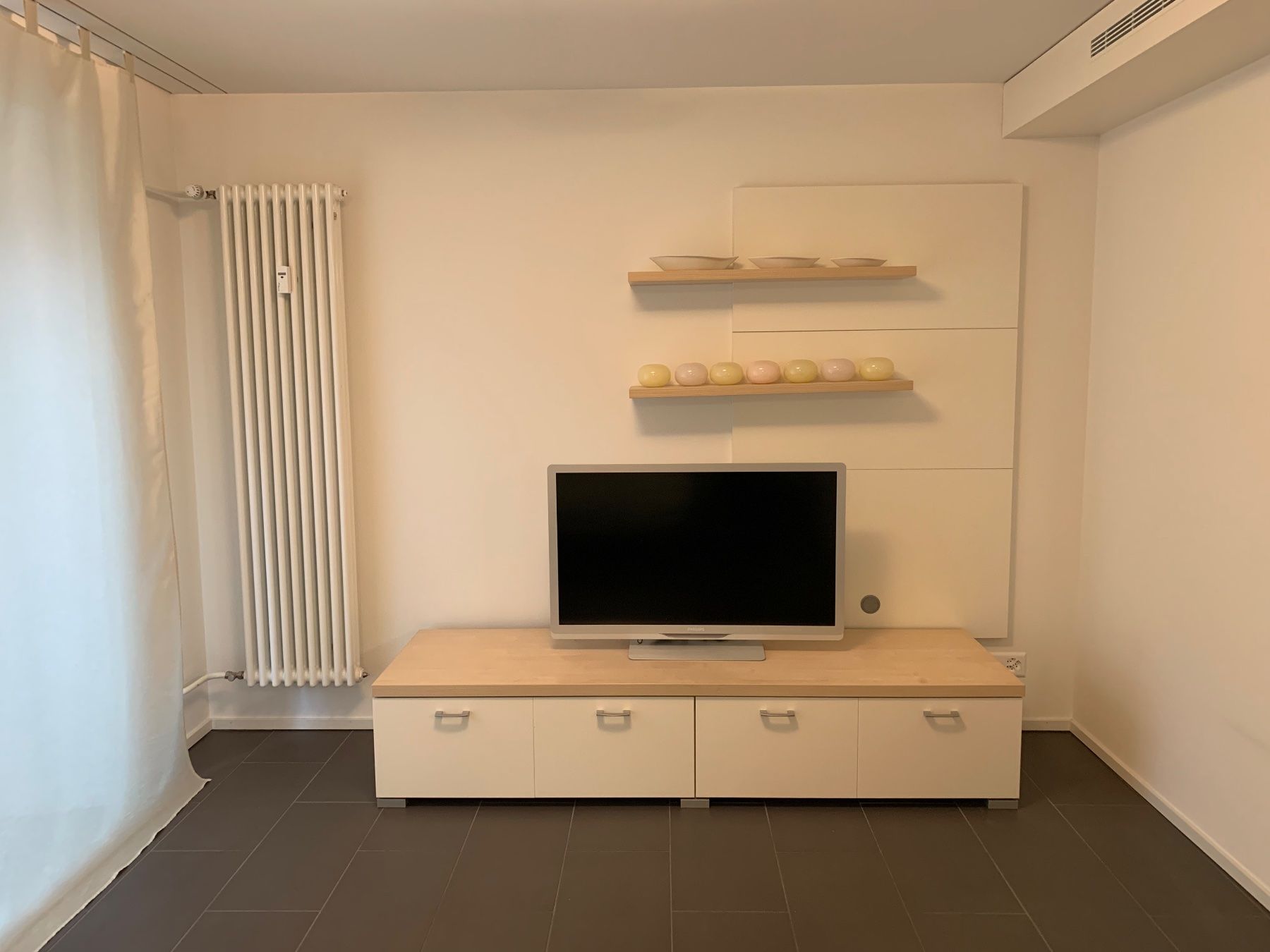 Conforama Mobili TV: Sideboard inkl. Wandgestell – Usato da Zürich venduto da ThaliaL 1