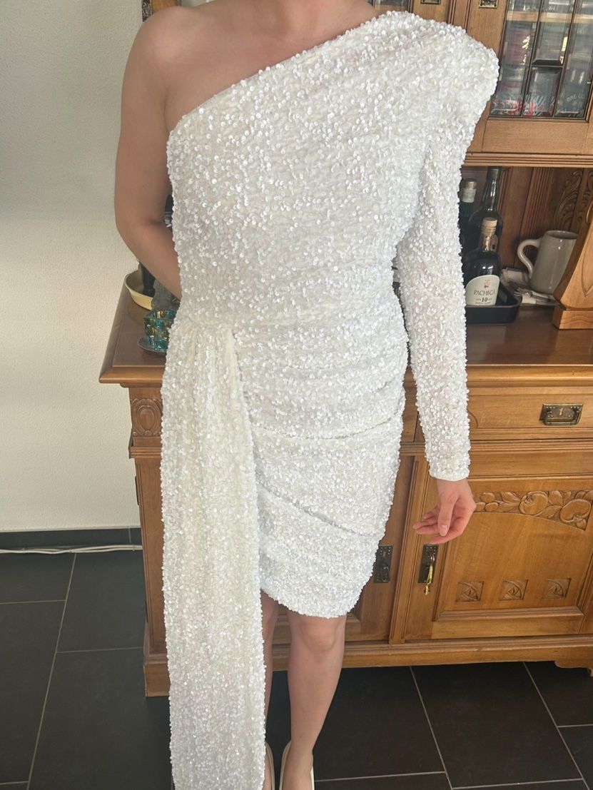 Vestiti: Pailetten Kleid mit Schleppe – Nuovo (secondo la descrizione) da Frauenfeld venduto da isa_9cy7 8