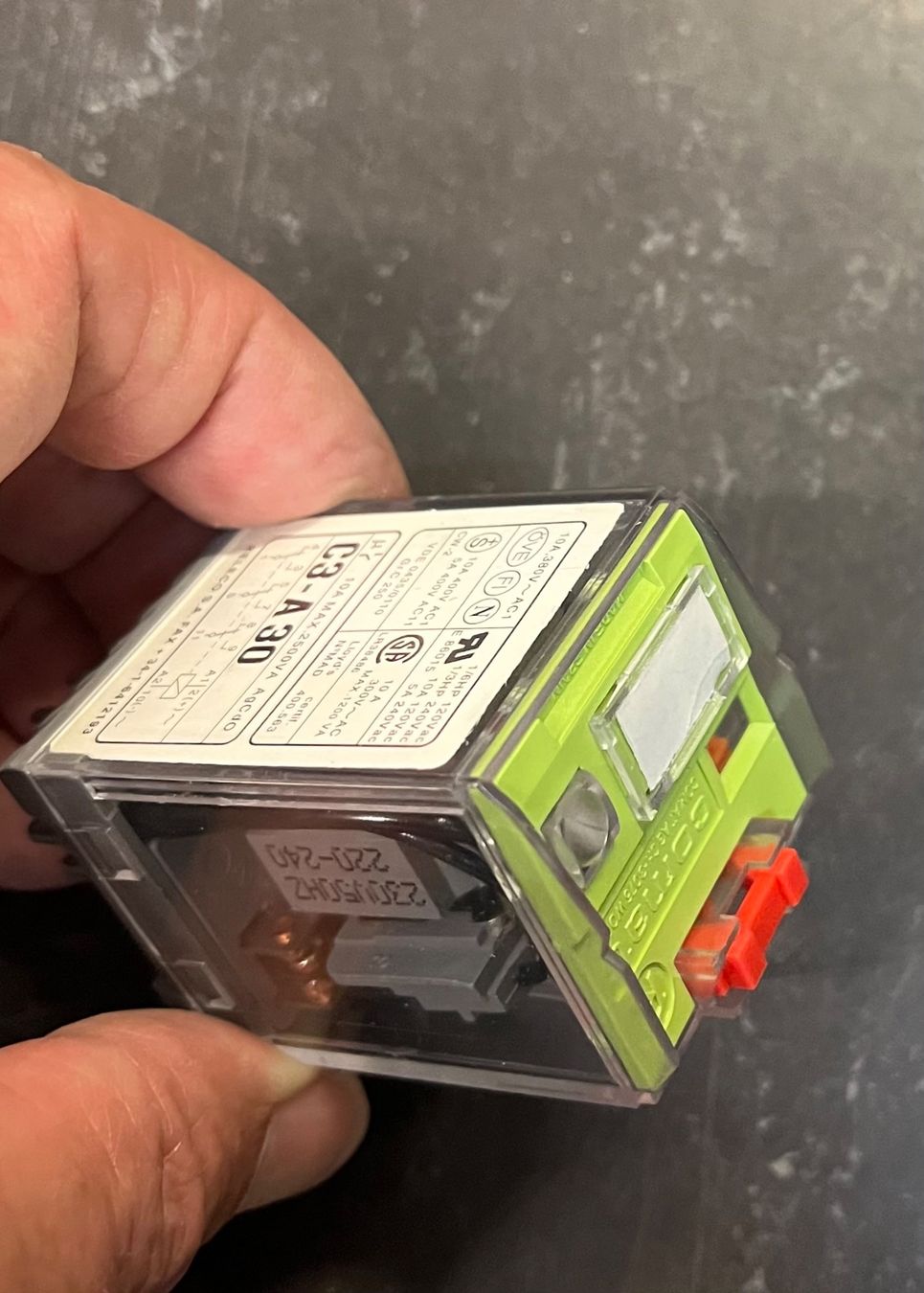 Composants électroniques: Relais Comat / releco C3-A30 230VAC – Neuf avec emballage d'origine à Möhlin par w_erni007