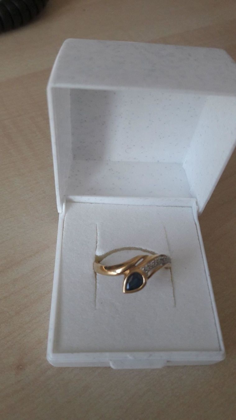 Anelli: gelbgold ring mit saphir – Usato da Herznach venduto da raycecile 1