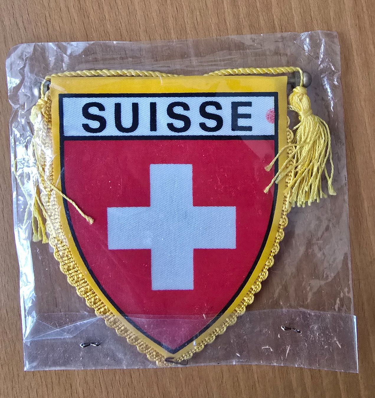 Bandiere: Suisse Autowimpel - Achtung hat einen Flecken – Nuovo (secondo la descrizione) da Wallisellen venduto da Walter8304
