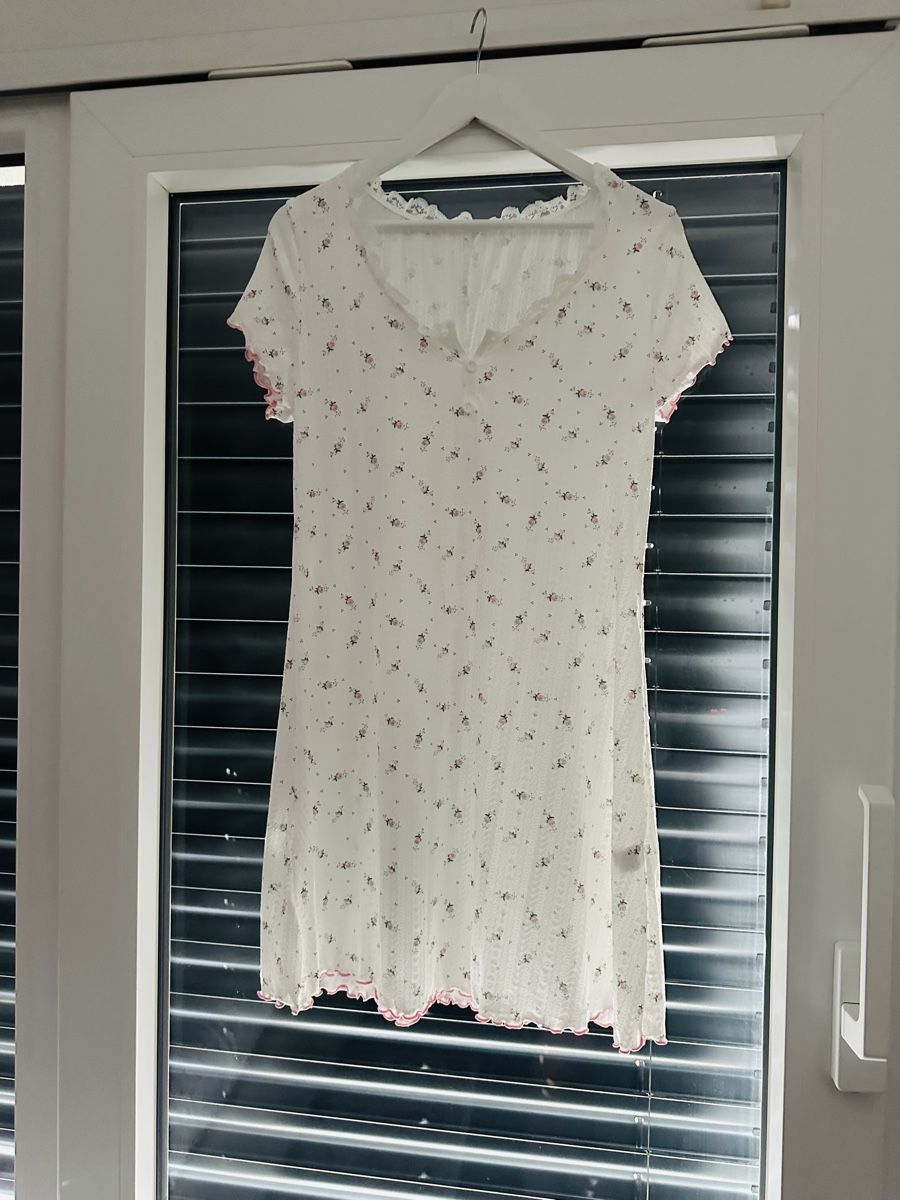 Kleider: Robe  – Neu und originalverpackt aus St-Pierre-Clages von yan_t6wn 2