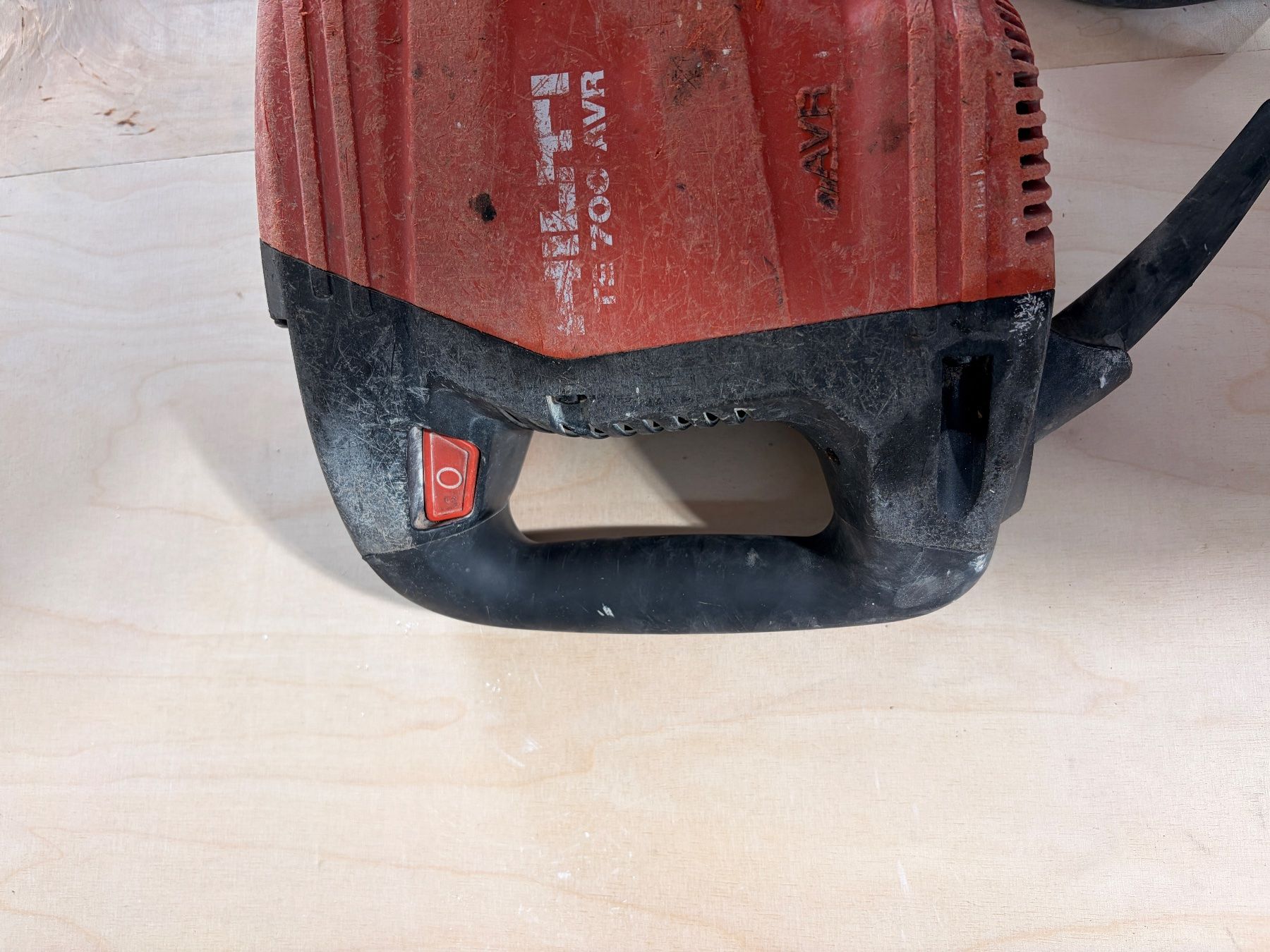 Hilti Tutti gli attrezzi: Hilti TE 700-AVR Spitzhammer – Usato da Zürich venduto da studiobellevue 4