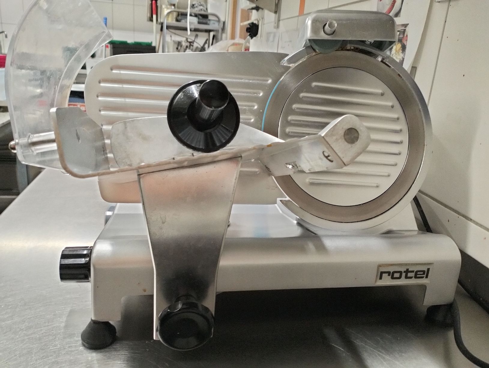 Rotel Appareils de cuisine: Aufschnittmaschine – D'occasion à Gommiswald par ram_xqt8