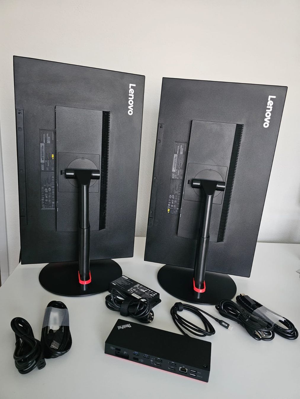 Lenovo Monitor: Lenovo Business-Setup – Nuovo (secondo la descrizione) da Wettingen venduto da dia_hv56 1