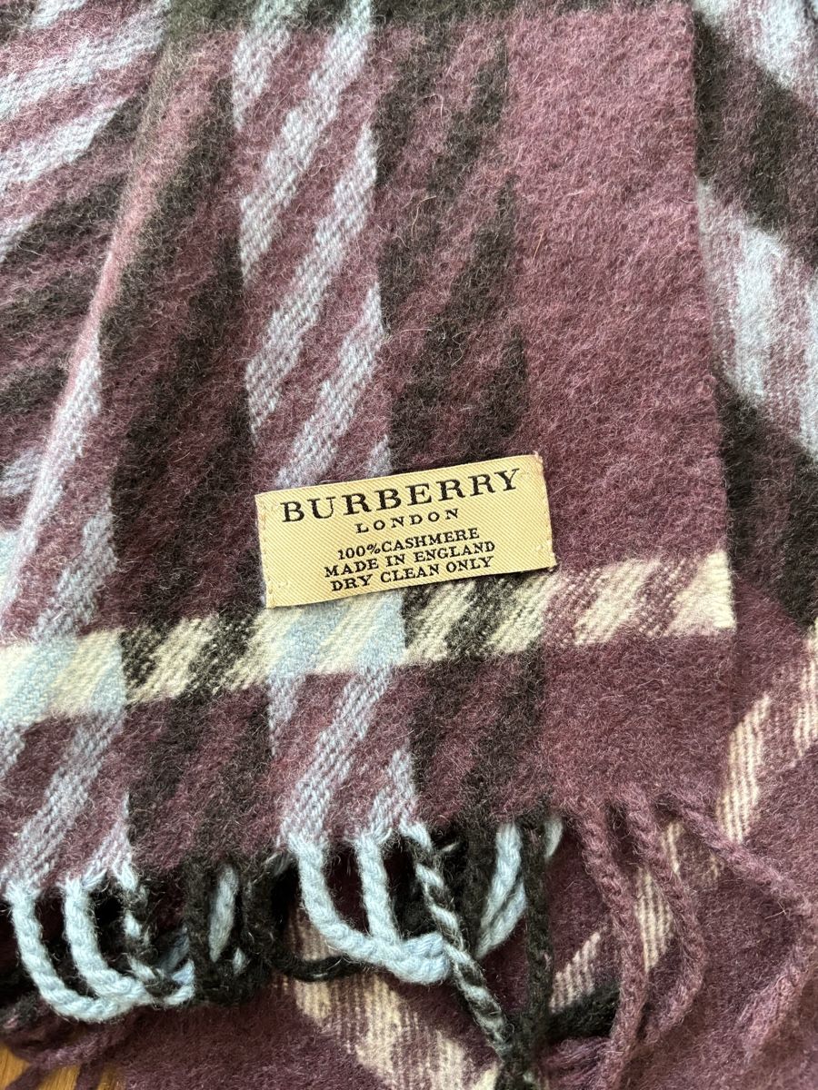 Burberry Foulard & Sciarpe: BURBERRY 100% cashmere scarf – Usato da Zürich venduto da Angela_Fashion_Lover 5