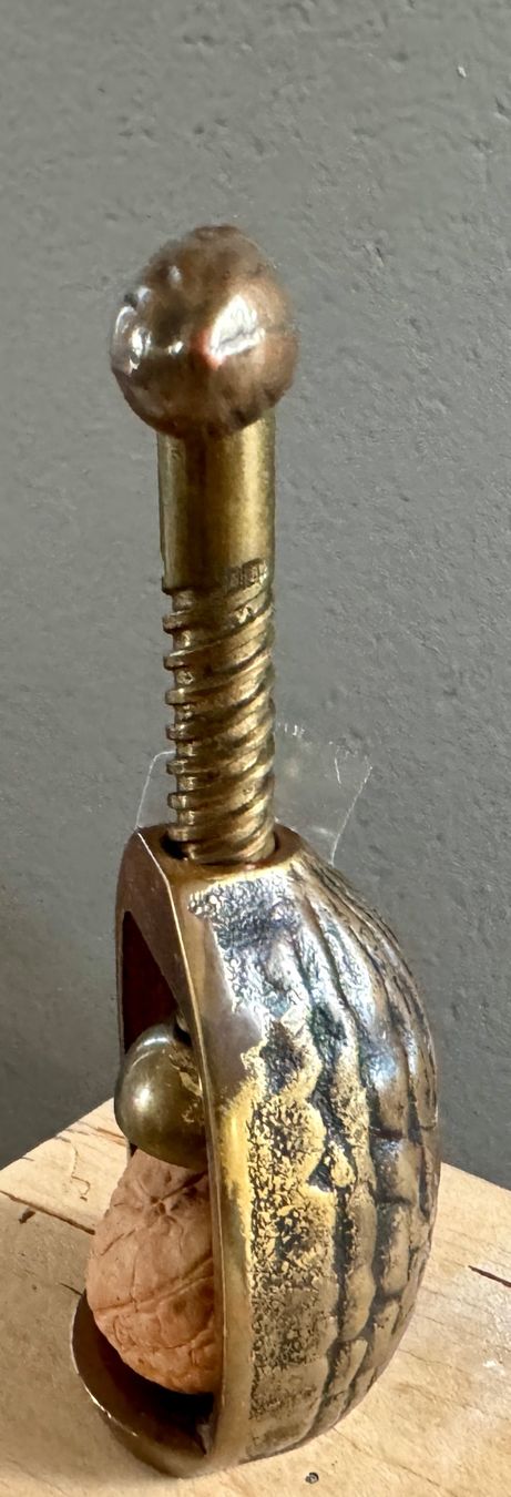 Küchengeräte: Alter Nussknacker Spindel-Nussknacker Messing & Kupfer – Gebraucht aus Rothrist von Luckywinner 2