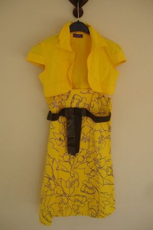 Neues Träger-Kleid mit Bolero