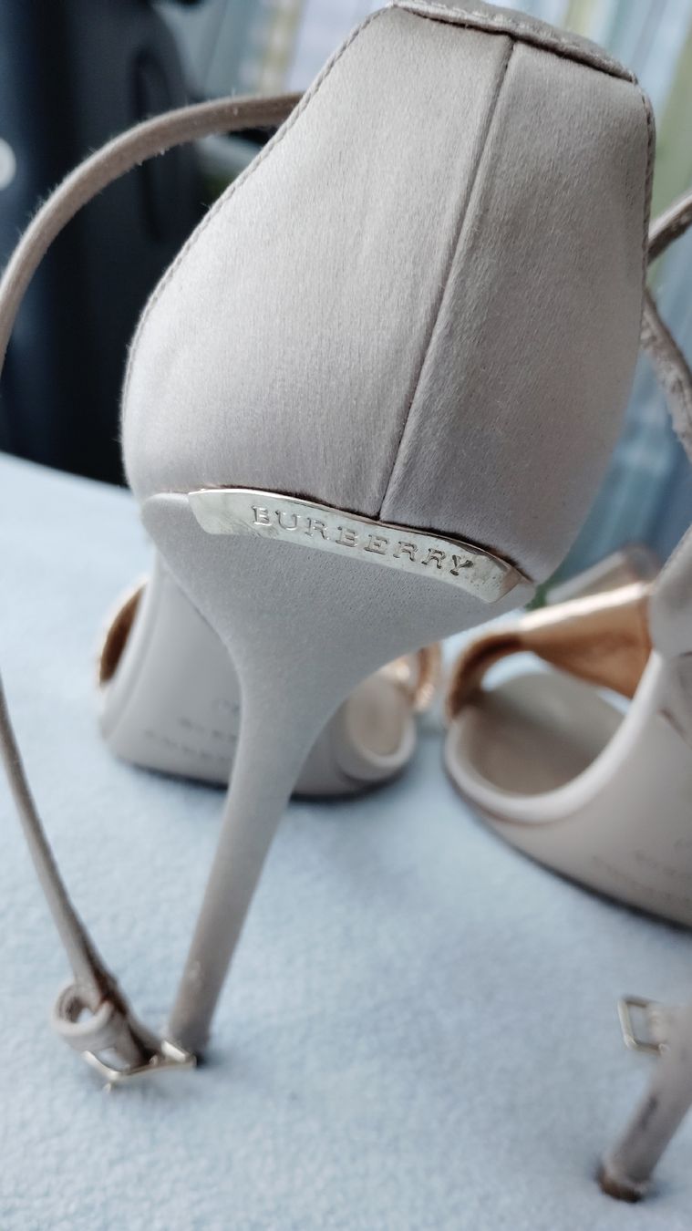 Burberry Damenschuhe: Burberry Sandale  – Neu (gemäss Beschreibung) aus Spreitenbach von ludwigmaira 3