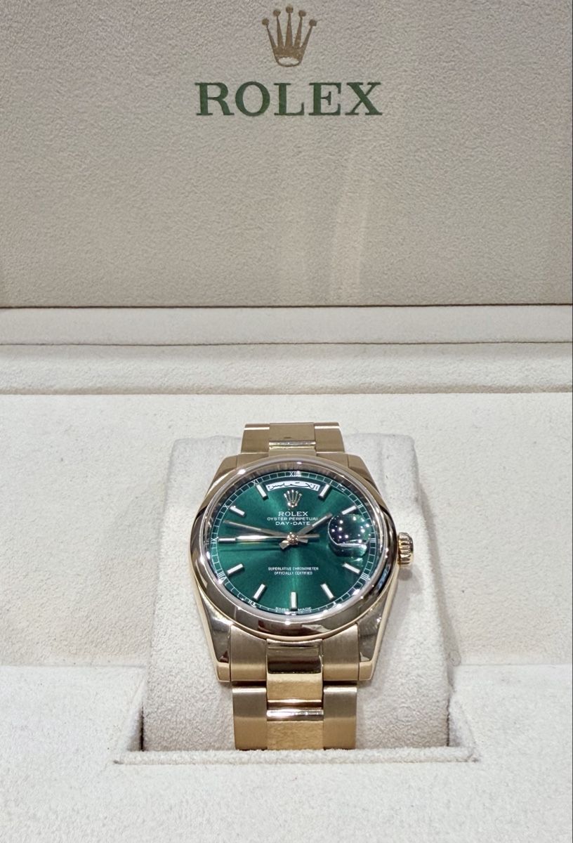 Rolex Orologi: Rolex Daydate 118208 Green Arabic Date – Usato da Zürich venduto da WATCHROOM 1