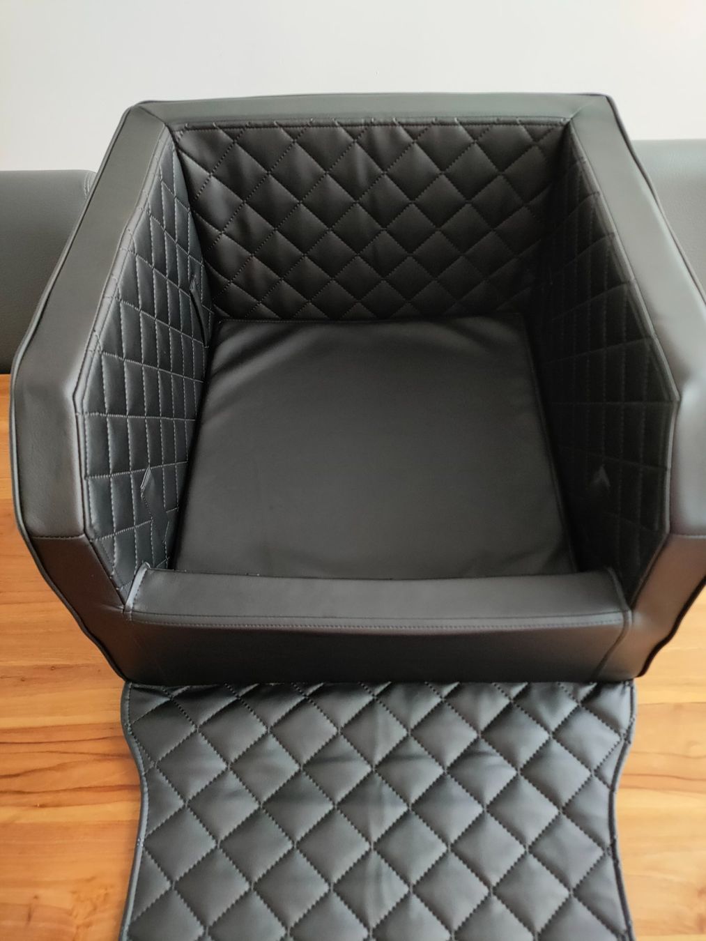 Cucce & Letti: Autohundebett Vordersitz Travelmat Plus – Nuovo e nell'imballaggio originale da Flaach venduto da Bobby777 1