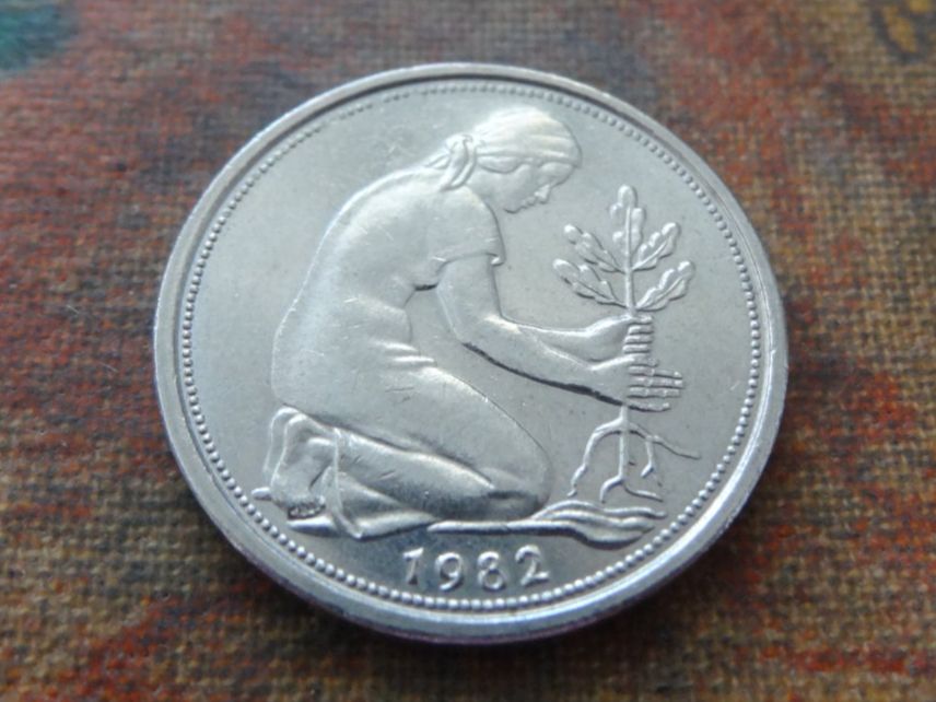 Tutti le monete: DEUTSCHLAND 50 Pfennig 1982 – Usato da Romanel-sur-Lausanne venduto da Swift13