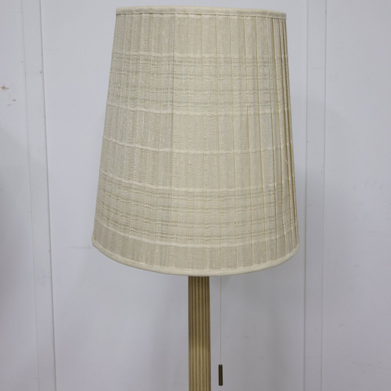 Lampade: Sehr elegante Stehlampe aus Kunstharz – Usato da Volketswil venduto da brockipfannenstil 4