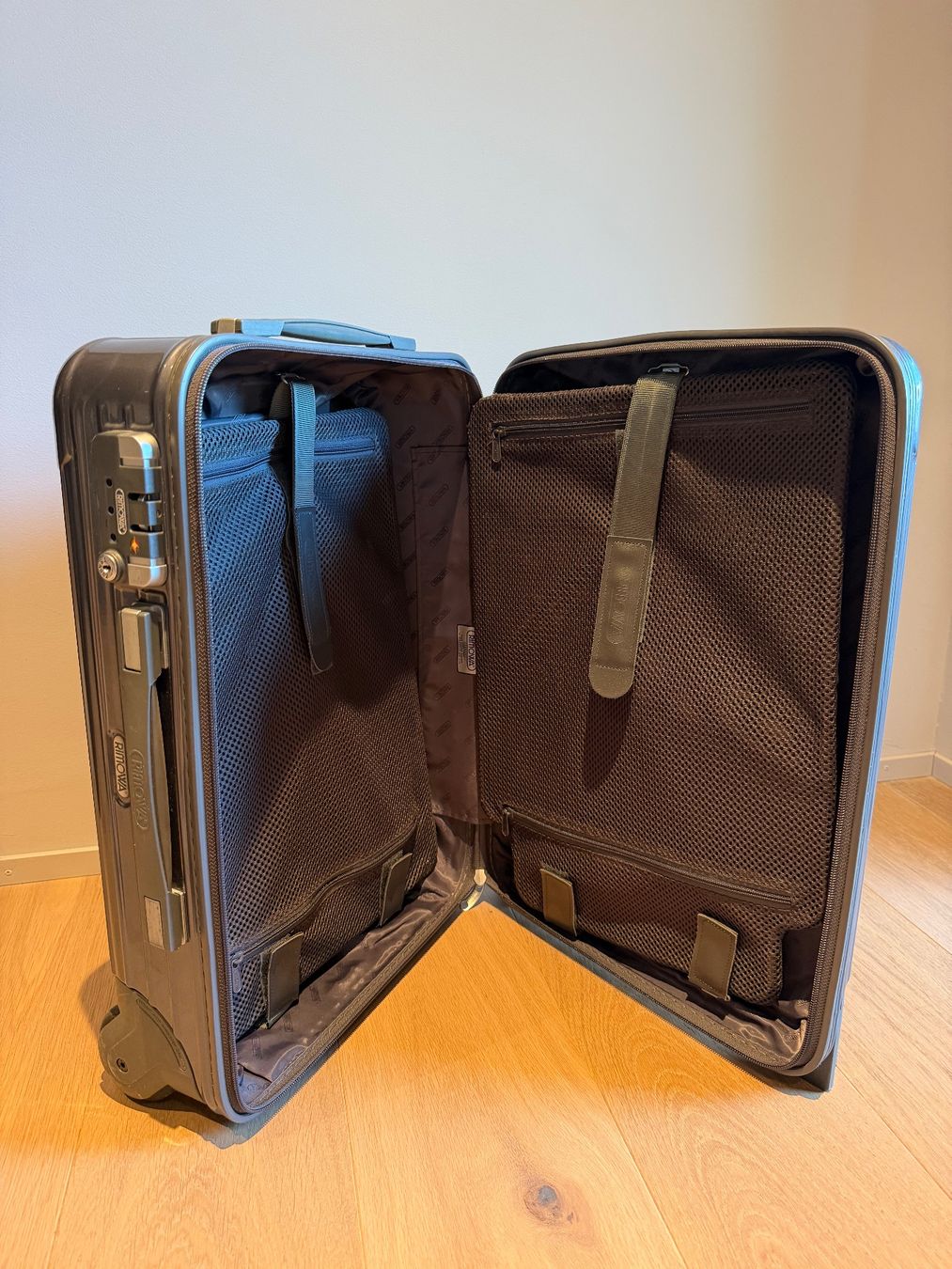 Rimowa Valigie: Bordtrolley RIMOVA – Usato da Feusisberg venduto da vicova62 1