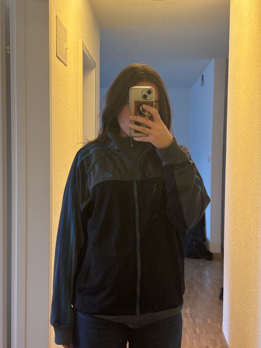 Adidas Giacche: Adidas Trainingsjacke Grösse L – Usato da Kehrsatz venduto da luc_vs5c