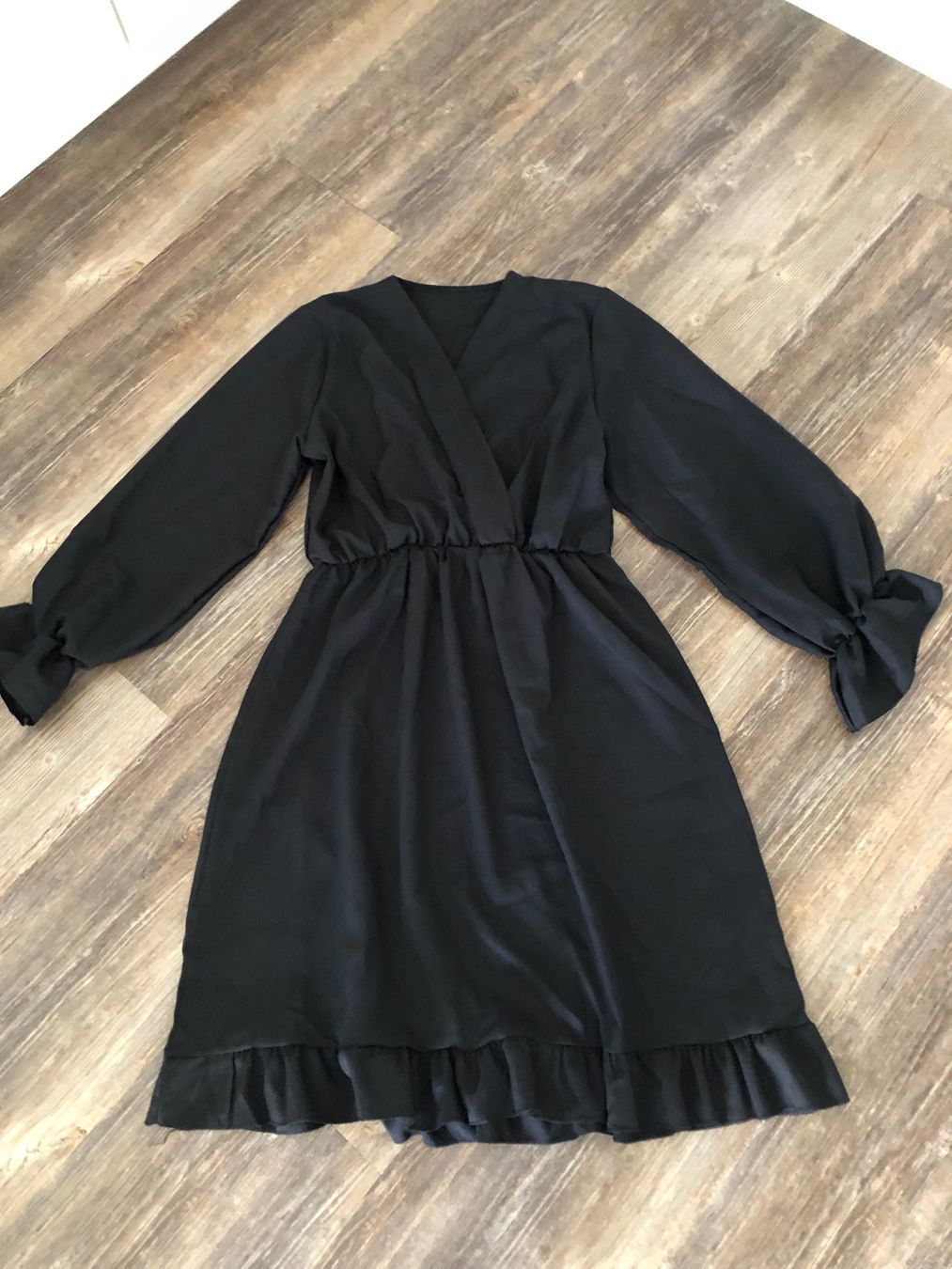 Vestiti: Kleid – Nuovo (secondo la descrizione) da Emmen venduto da ama_8wmn