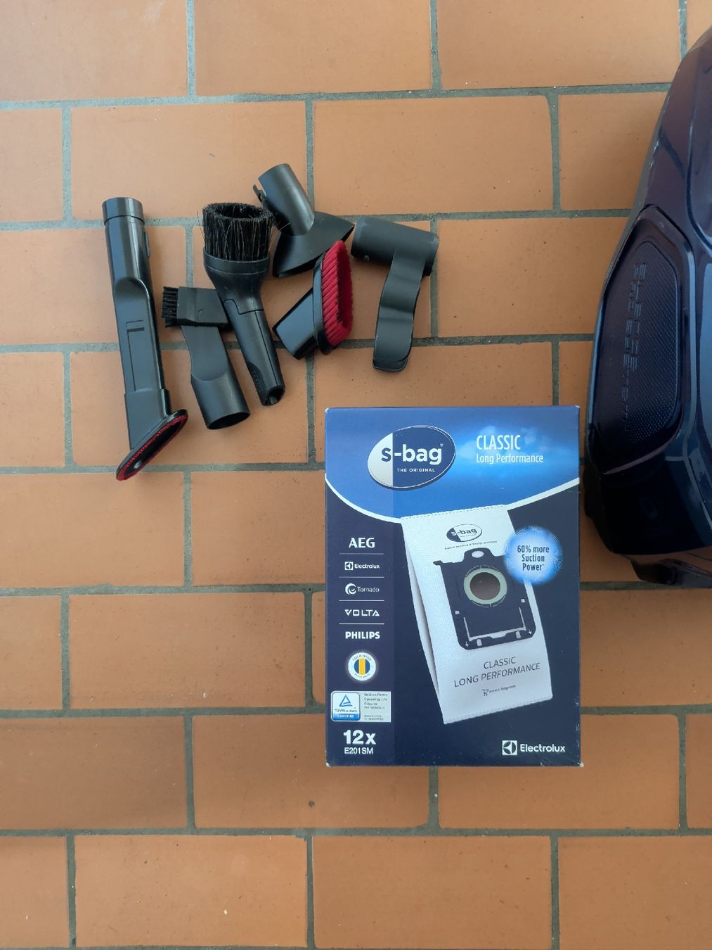 Electrolux Aspirapolveri & Accessori: Staubsauger Electrolux mit Zubehör  – Usato da Zürich venduto da gaf13 2