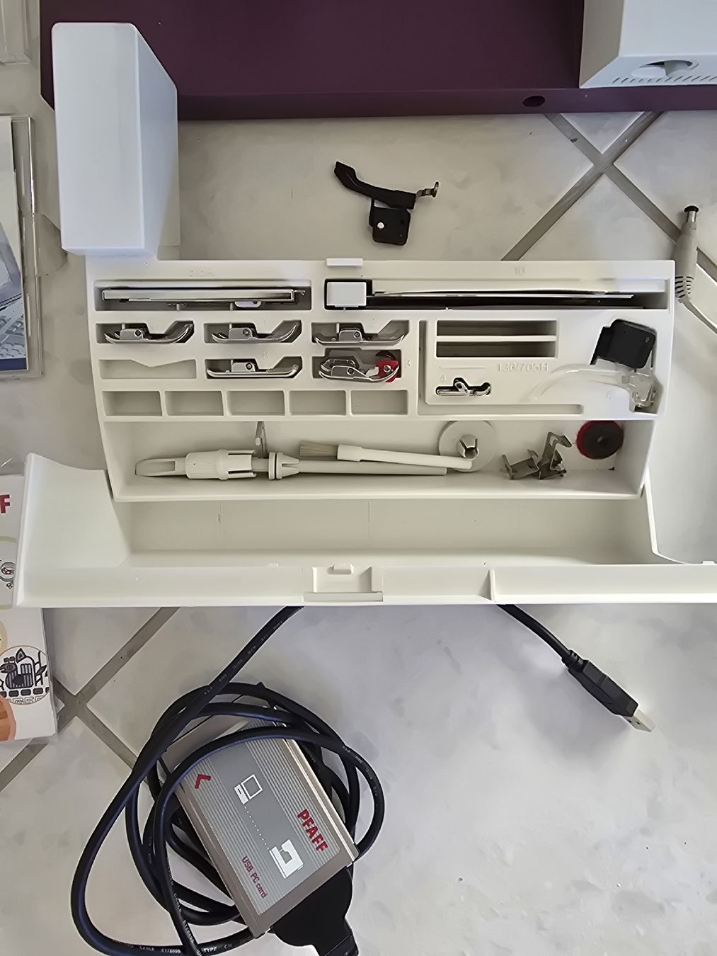 Pfaff Macchine da cucire: Pfaff Näh-/Stickmaschine Creative 2170 – Usato da Lostorf venduto da Venice16 1