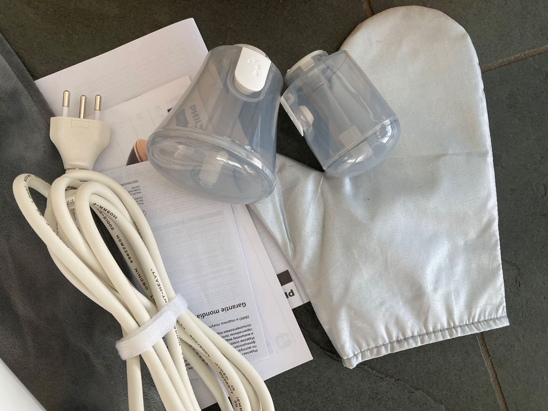 Philips Ferri da stiro: Philips Handhelm Steamer 7000 Dampfglätter ungebraucht OPV – Nuovo (secondo la descrizione) da Zürich venduto da dolcicaramelle2 3