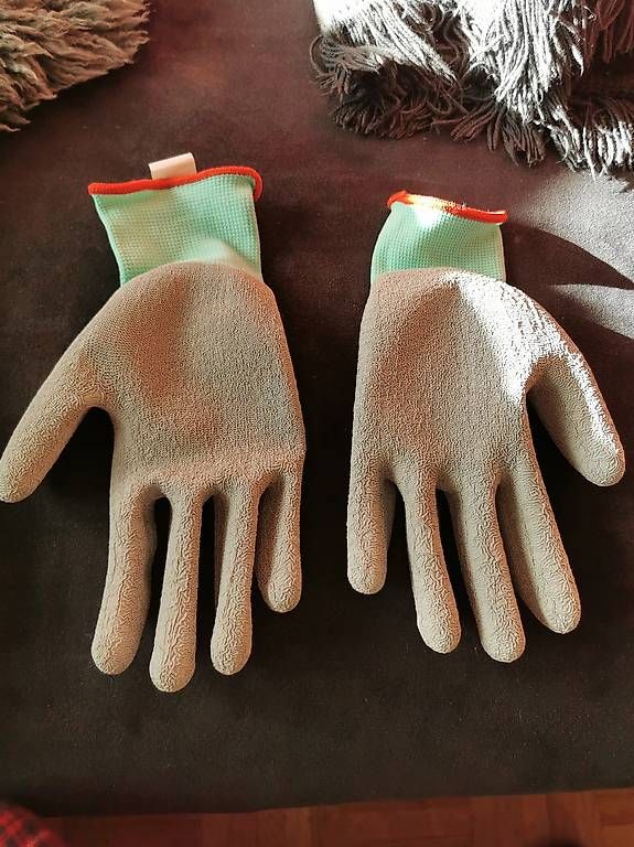 Guanti & manicotti: ArbeitsHandschuhe Juzo M – Usato da Riehen venduto da LaurJer 1