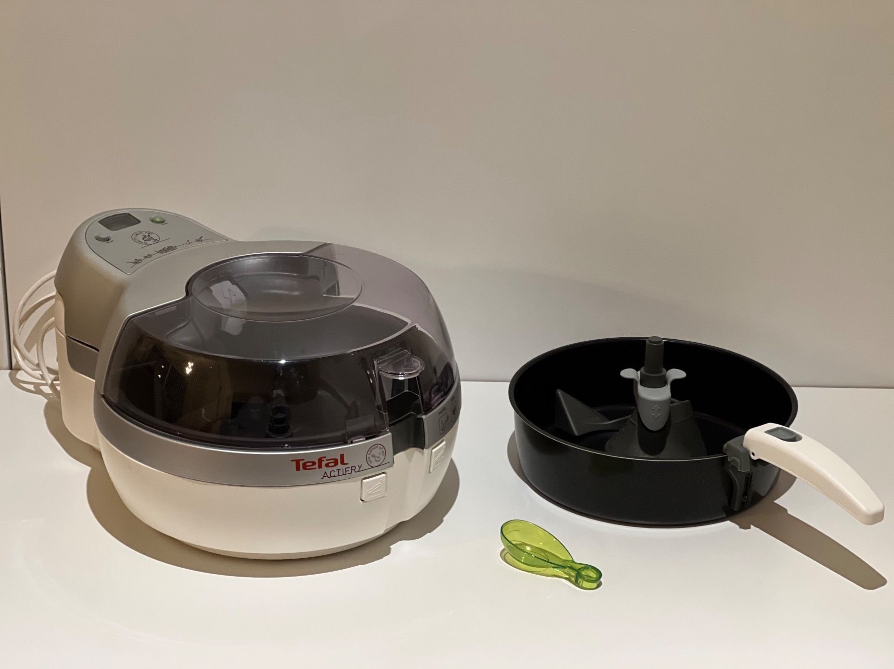 Tefal Küchengeräte: Tefal Actifry Fritteuse – Gebraucht aus Glattpark von lisaa