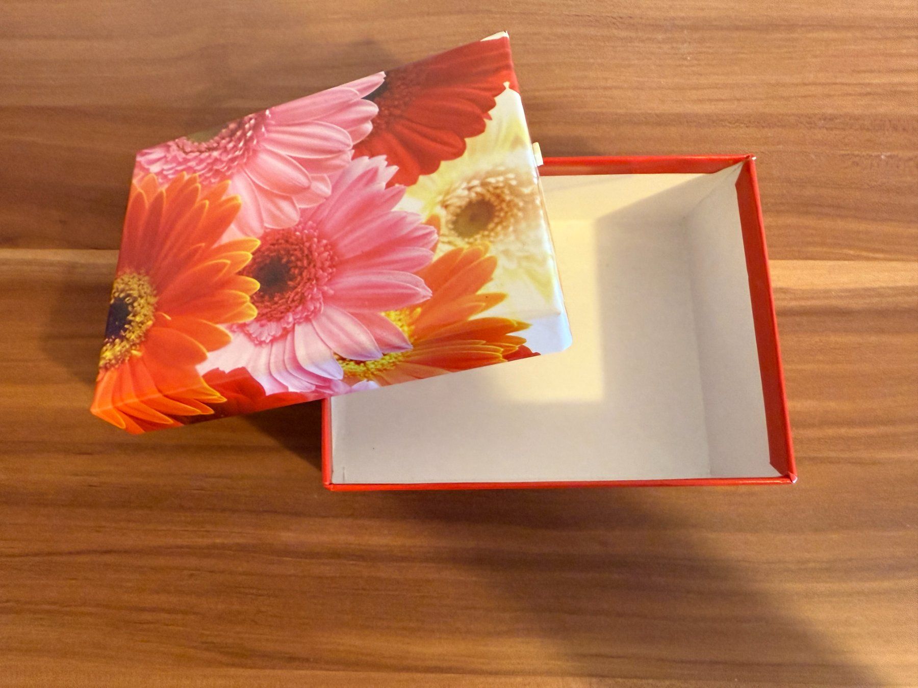Sonstige Dekorationen & Accessoires: Schöne dekorative Schachtel mit Blumenmuster, Top! N E U – Neu (gemäss Beschreibung) aus Flawil von knallfix69 2