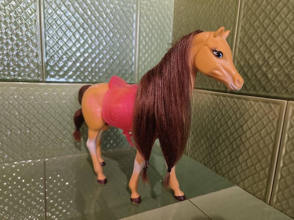 Giocattoli: Barbie Pferd braun mit Sattel – Usato da Hemmental venduto da speed-shop 2