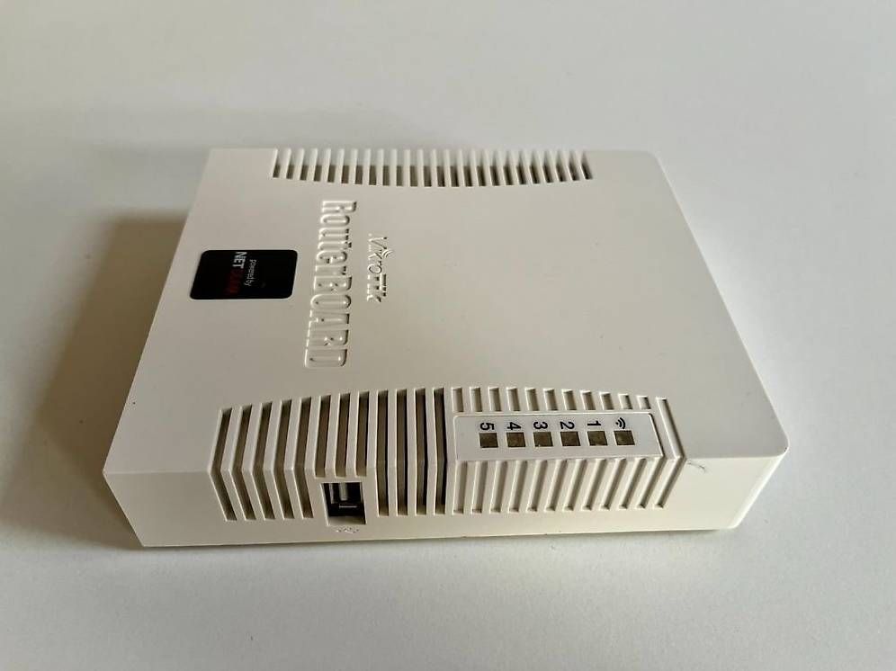 Modem & Router: Netduma R1 Gaming Router mit DumaOS – Usato da Zürich venduto da deviljijn 2