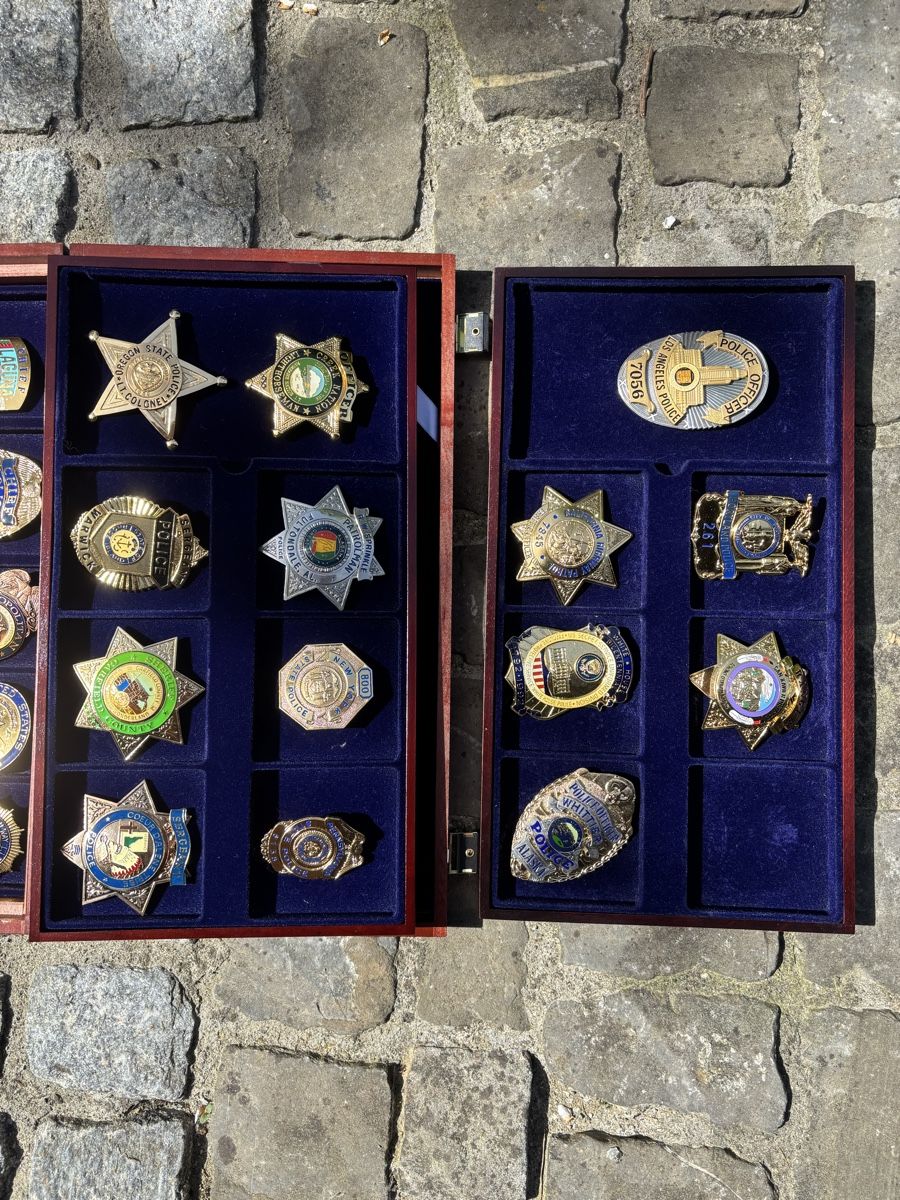 Placchette & Badge: Amerikanische Police Abzeichen samlung – Usato da Berg TG venduto da simsam01 2