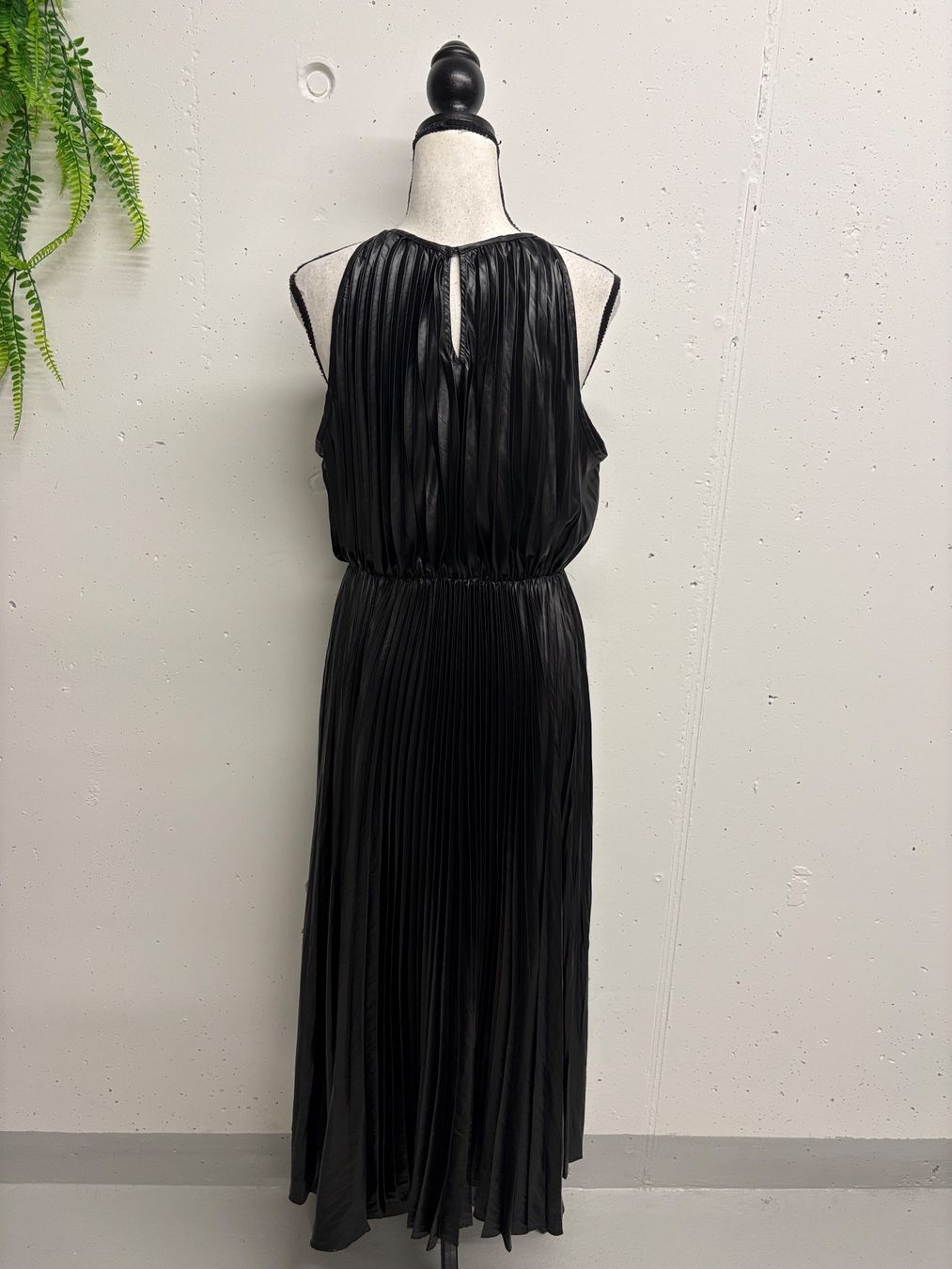 Mango Robes: Mango Maxikleid plissiert schwarz S/M Träger – Neuf (Voir description) à Regensdorf par secondchancefashion 2