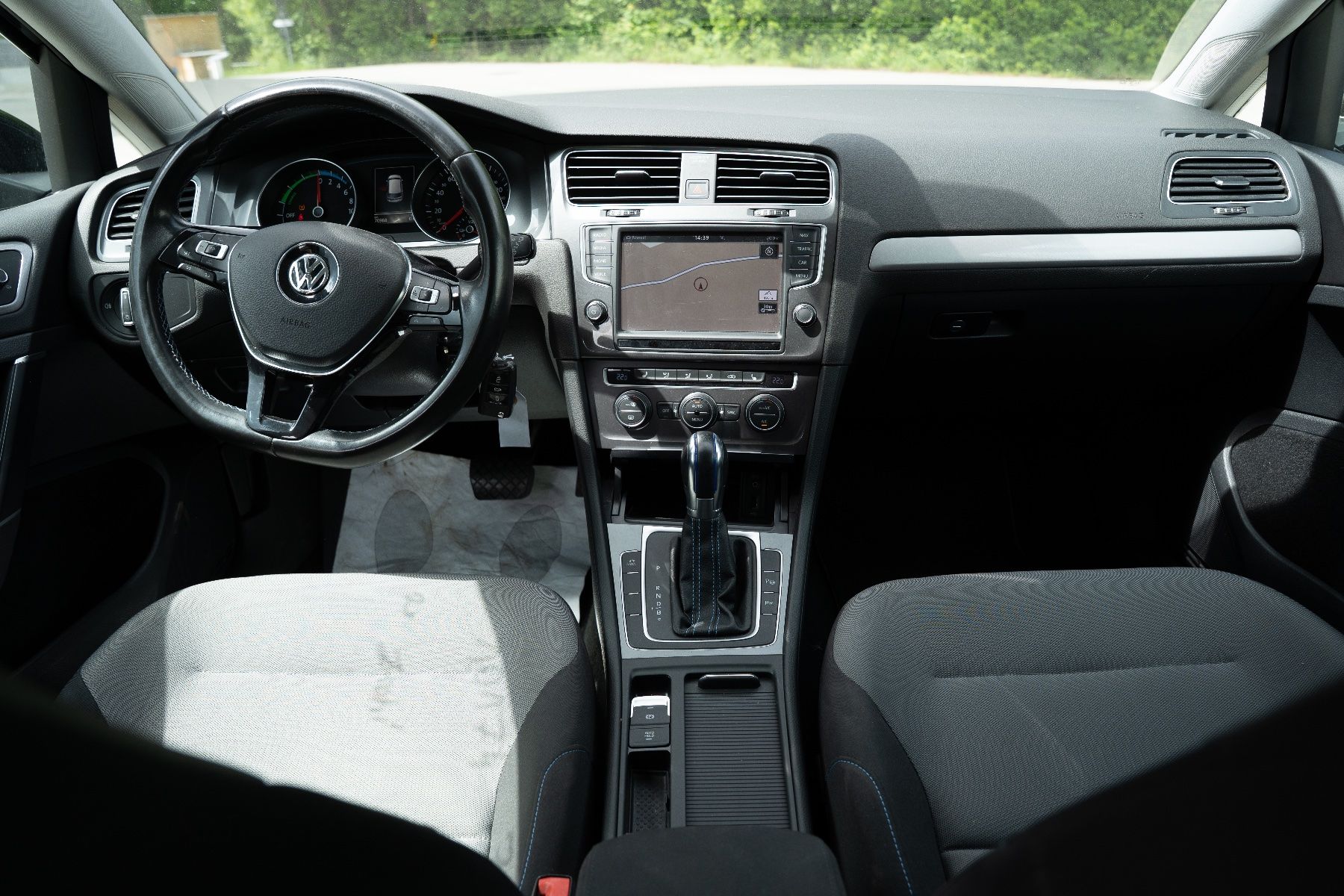 VW Autos: Vw E-golf 7 – Gebraucht aus Affeltrangen von AutoZentrumAG 8