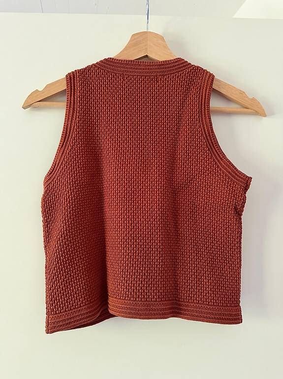 Tops: UNIQLO Top rostfarben – Gebraucht aus Tägerwilen von lea_vs97 2