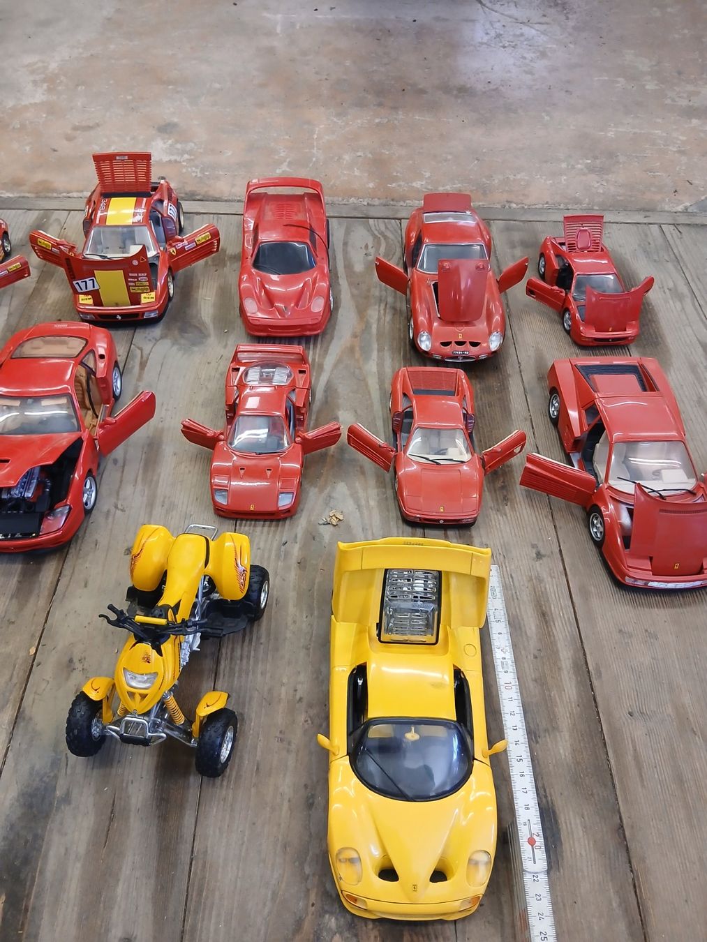 Ferrari Modellautos: Ferraris – Gebraucht aus Hittnau von hamaz 2
