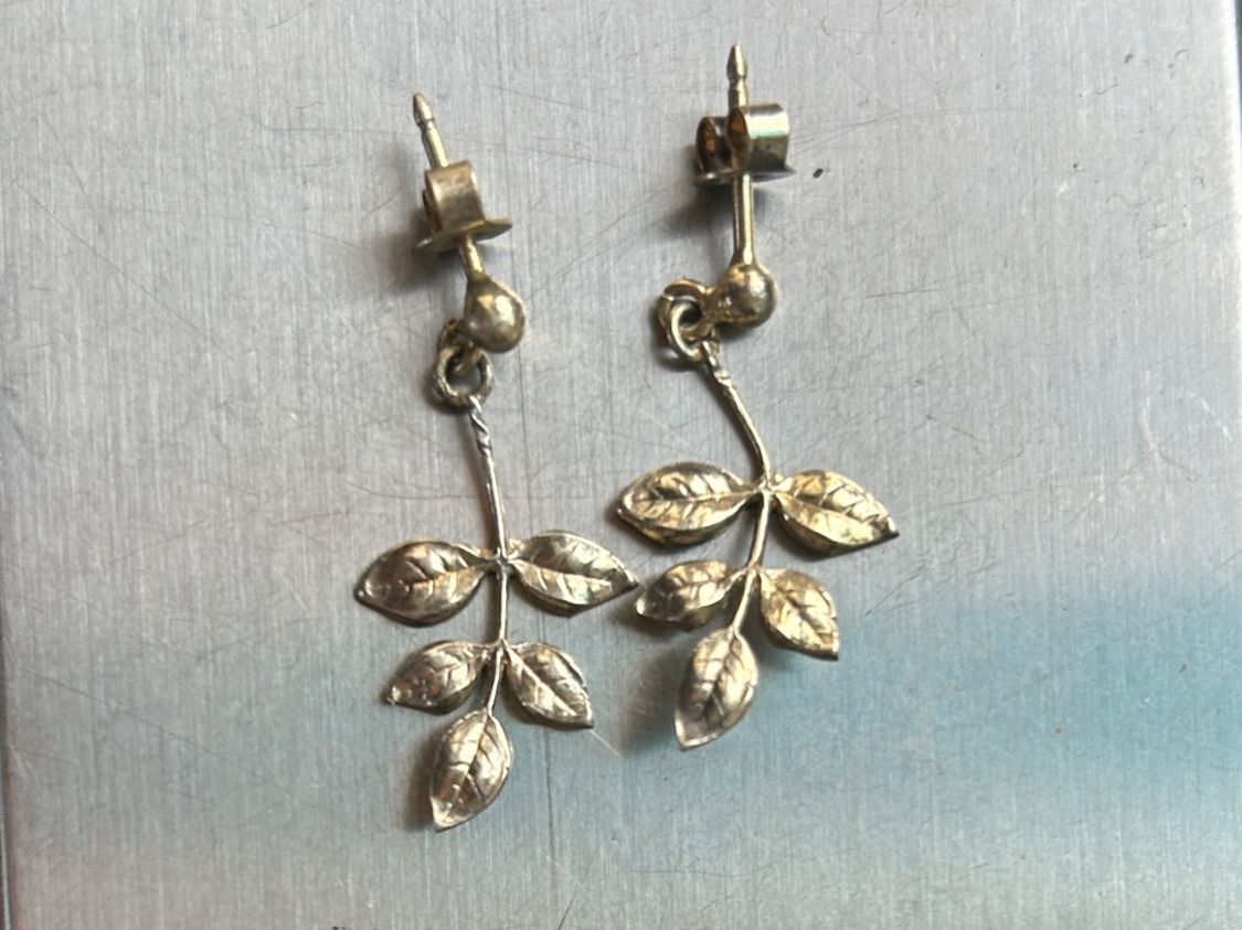 Orecchini pendenti & Orecchini a lobo: Ohrringe ZWEIG/BLATT Silber, GOLDEN – Usato da Laufen venduto da belleskulptur 3
