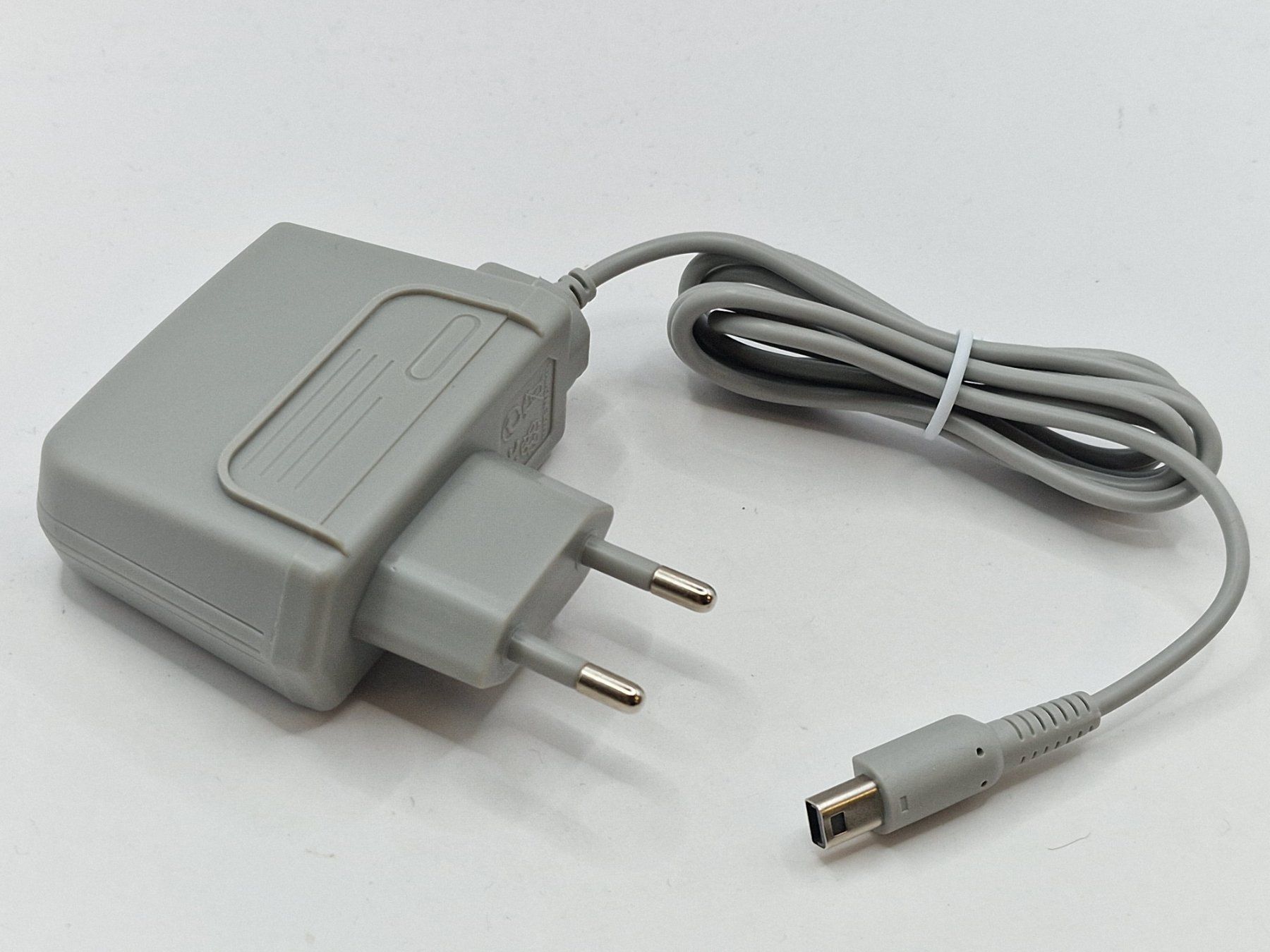 Adattatori & Cavi: Chargeur DSI / 3DS / 2DS / 2DS XL / 3DS XL – Nuovo e nell'imballaggio originale da Renens VD venduto da Accessoryworld