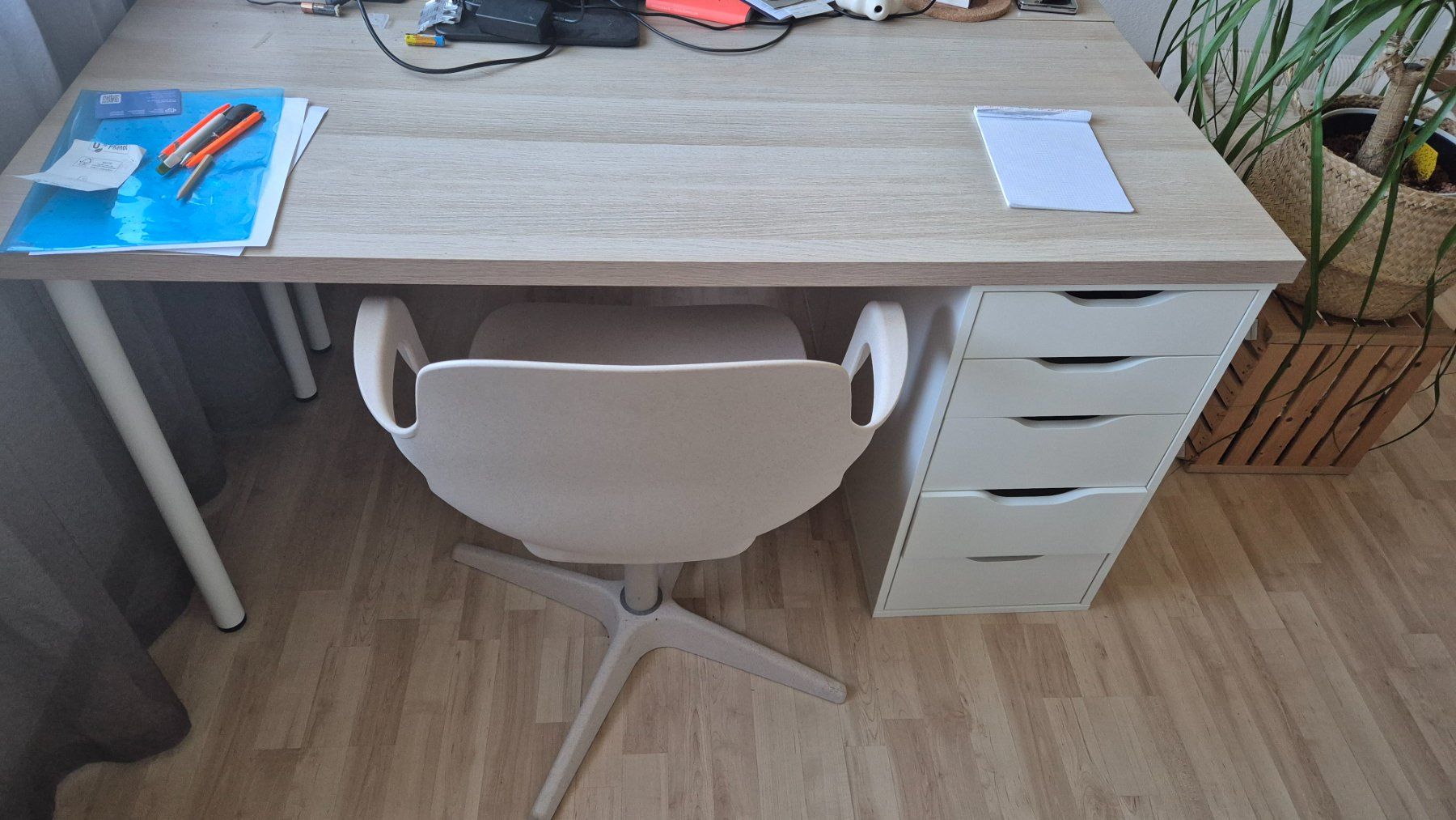 Ikea Schreibtische: Schreibtisch mit Schubladen – Gebraucht aus Gelterkinden von Bonnie_155 1