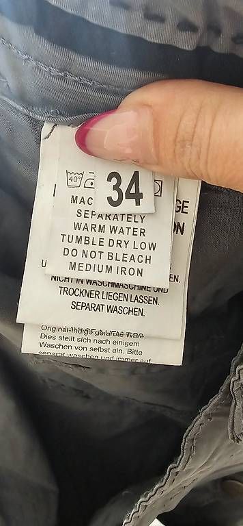 Pantaloni: kurze graue Hose in Grösse 34 – Usato da Gipf-Oberfrick venduto da Stefania02-91 1