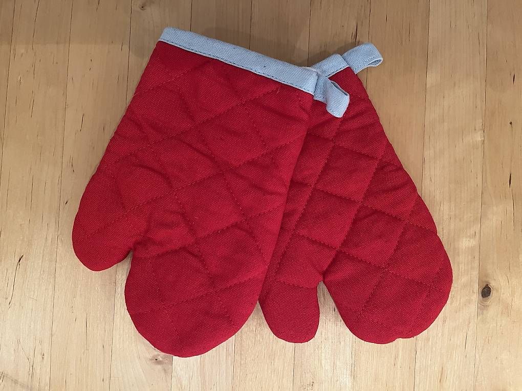 Guanti: 1 Paar Kinderküchenhandschuh  – Usato da Zürich venduto da Sina1899